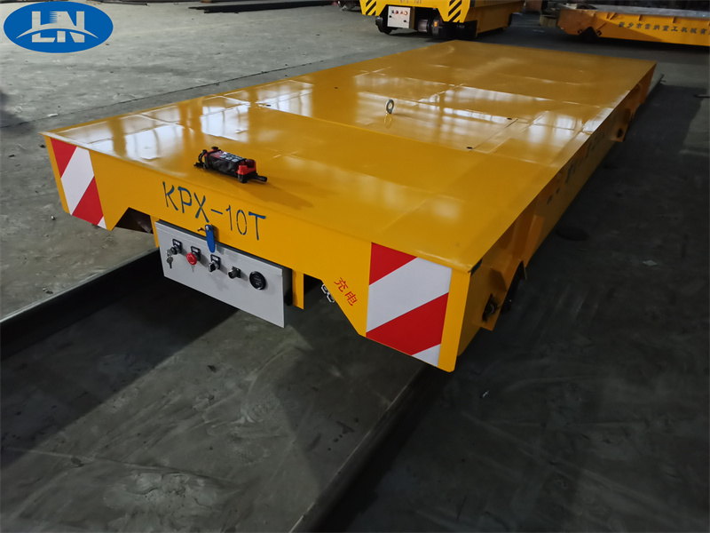 Tá tús á chur amárach le hobair.