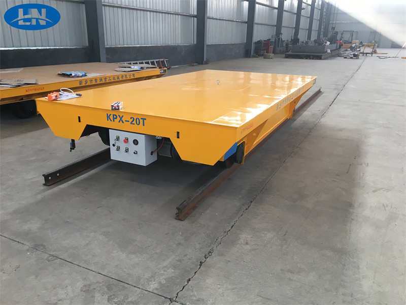 Tá tús á chur amárach le hobair.