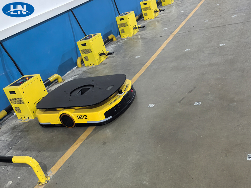 Tá tús AGV agus Lifting.