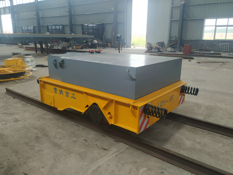 Tá tús á chur amárach le hobair athchóirithe atá beartaithe ar 22 scoil a thóg Western Building Systems